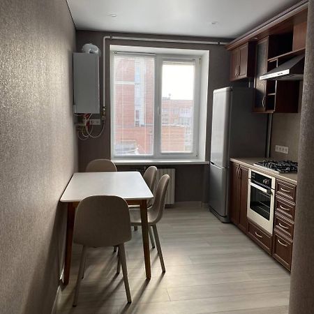 Apartpoltava Двокімнатні Апартаменти З Джакузі Біля Листопаду Eksteriør bilde