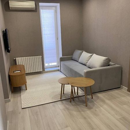 Apartpoltava Двокімнатні Апартаменти З Джакузі Біля Листопаду Eksteriør bilde