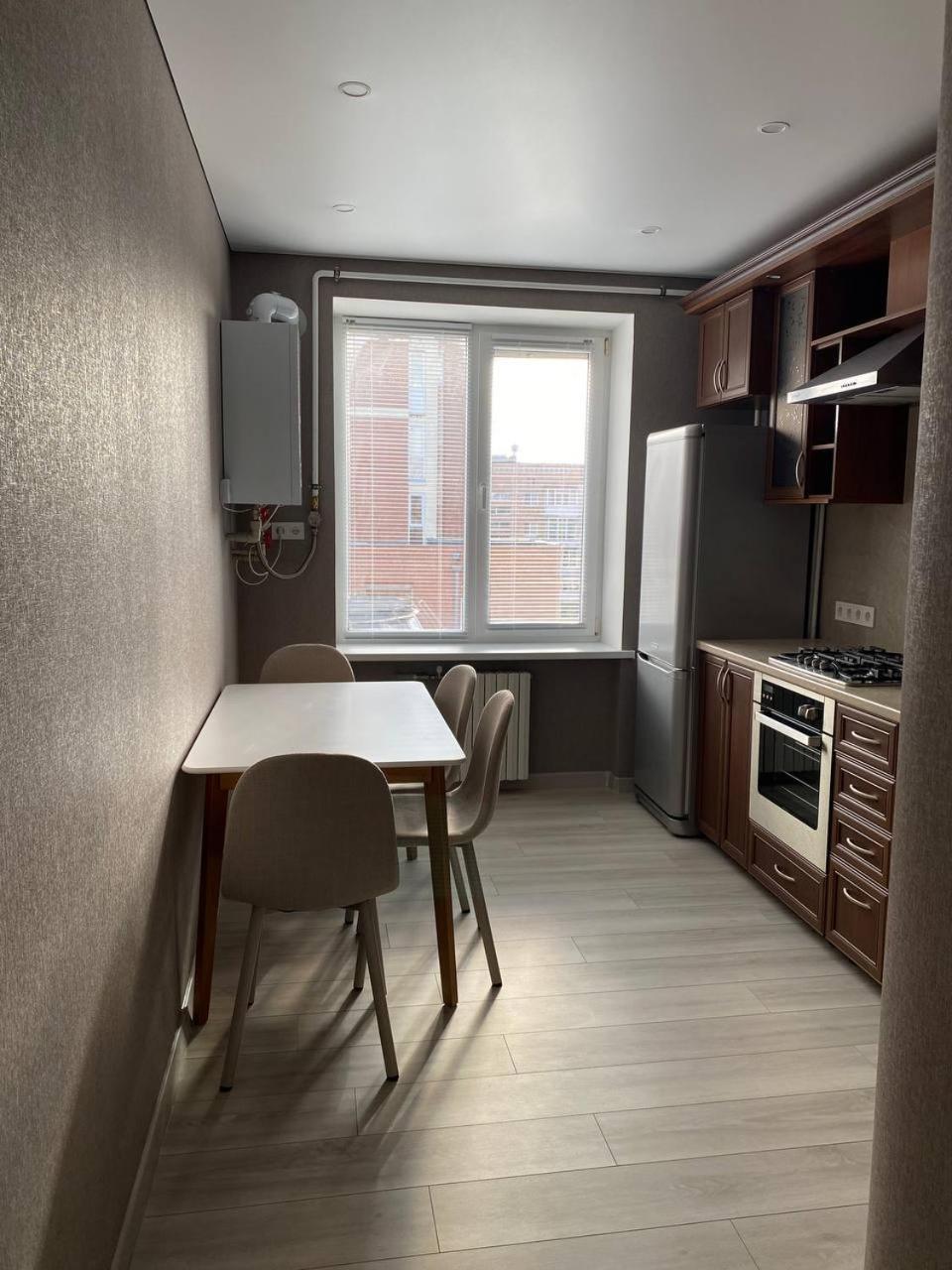 Apartpoltava Двокімнатні Апартаменти З Джакузі Біля Листопаду Eksteriør bilde