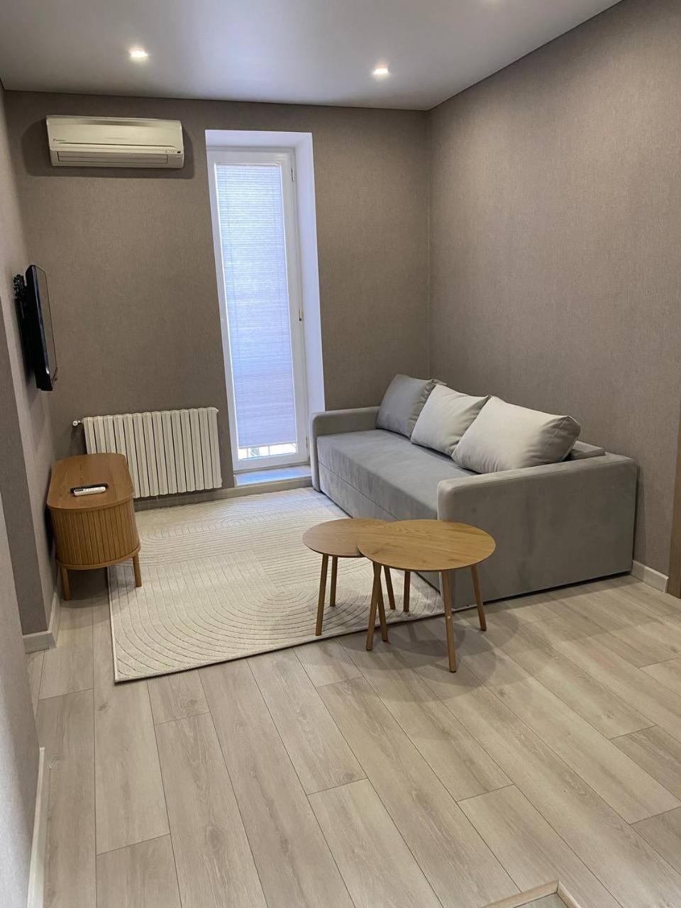 Apartpoltava Двокімнатні Апартаменти З Джакузі Біля Листопаду Eksteriør bilde