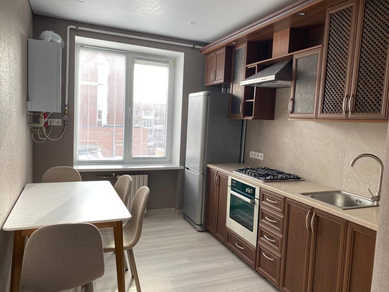 Apartpoltava Двокімнатні Апартаменти З Джакузі Біля Листопаду Eksteriør bilde